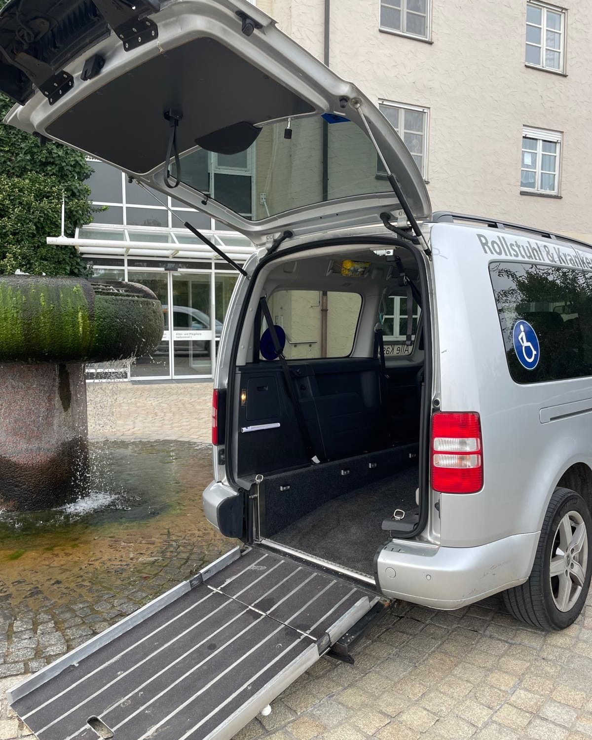 Rollstuhlrampe und Transportausstattung